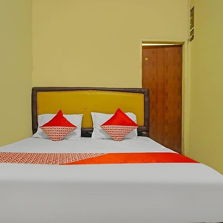 Hotel Sidikalang Bagian luar foto