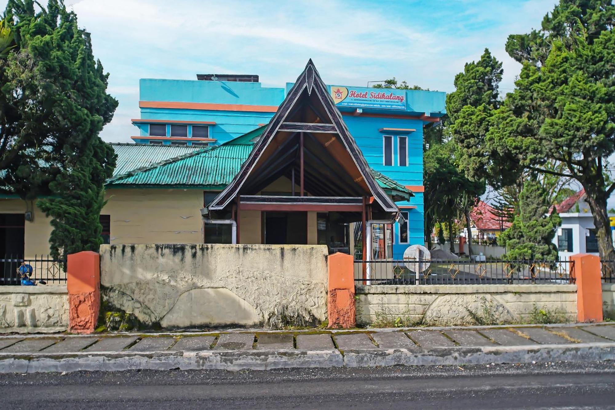 Hotel Sidikalang Bagian luar foto