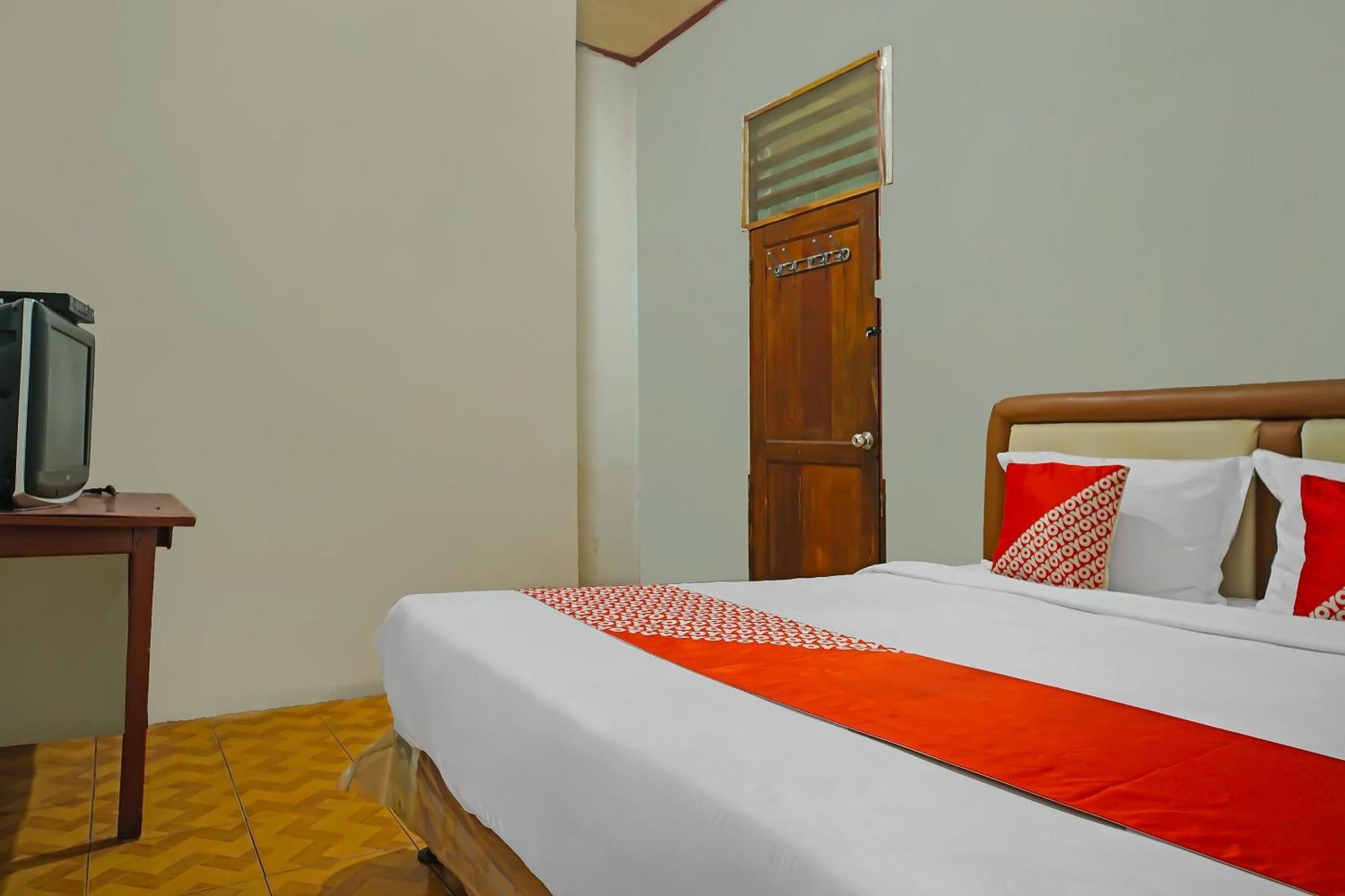 Hotel Sidikalang Bagian luar foto