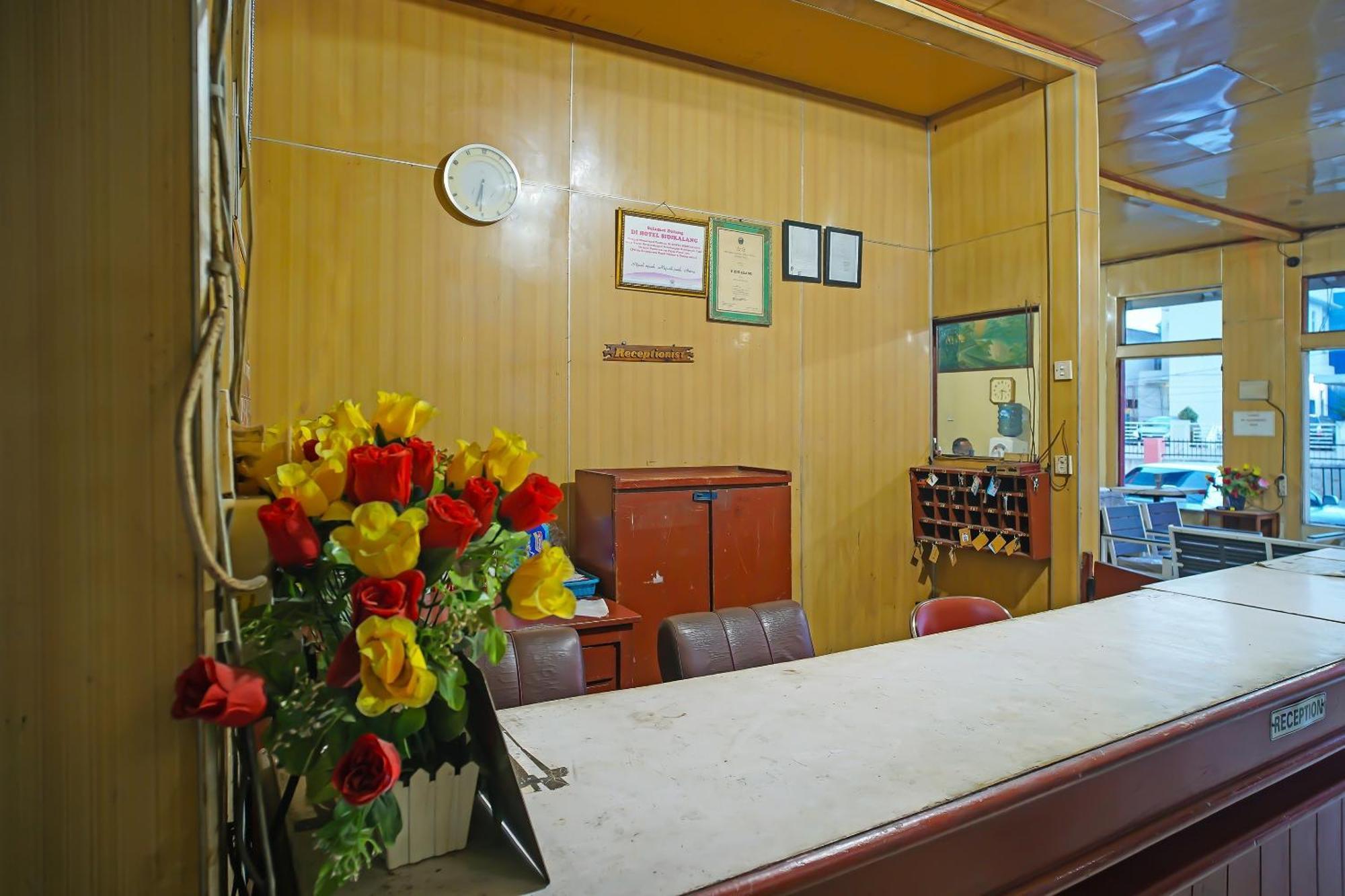 Hotel Sidikalang Bagian luar foto
